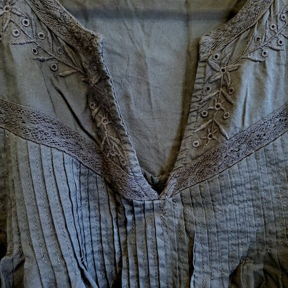 Old Navy Split Neck Cotton Peasant Top, Black, Size M - Picture 3 of 12